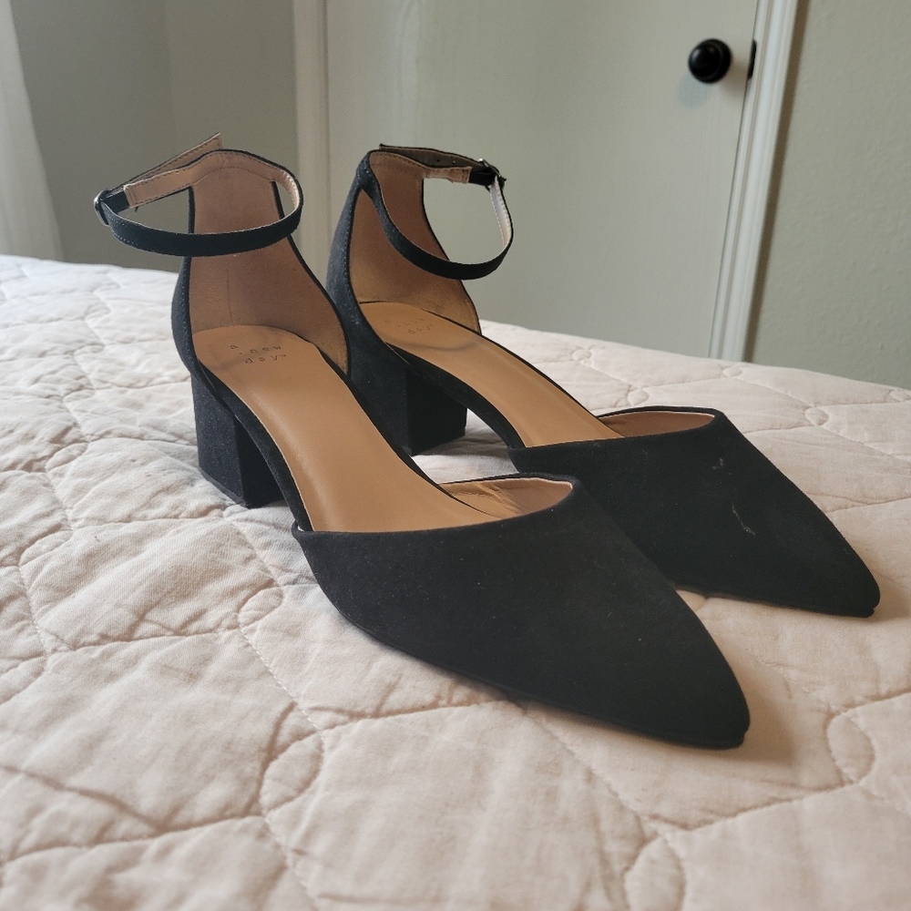 A New Day Heels 11W